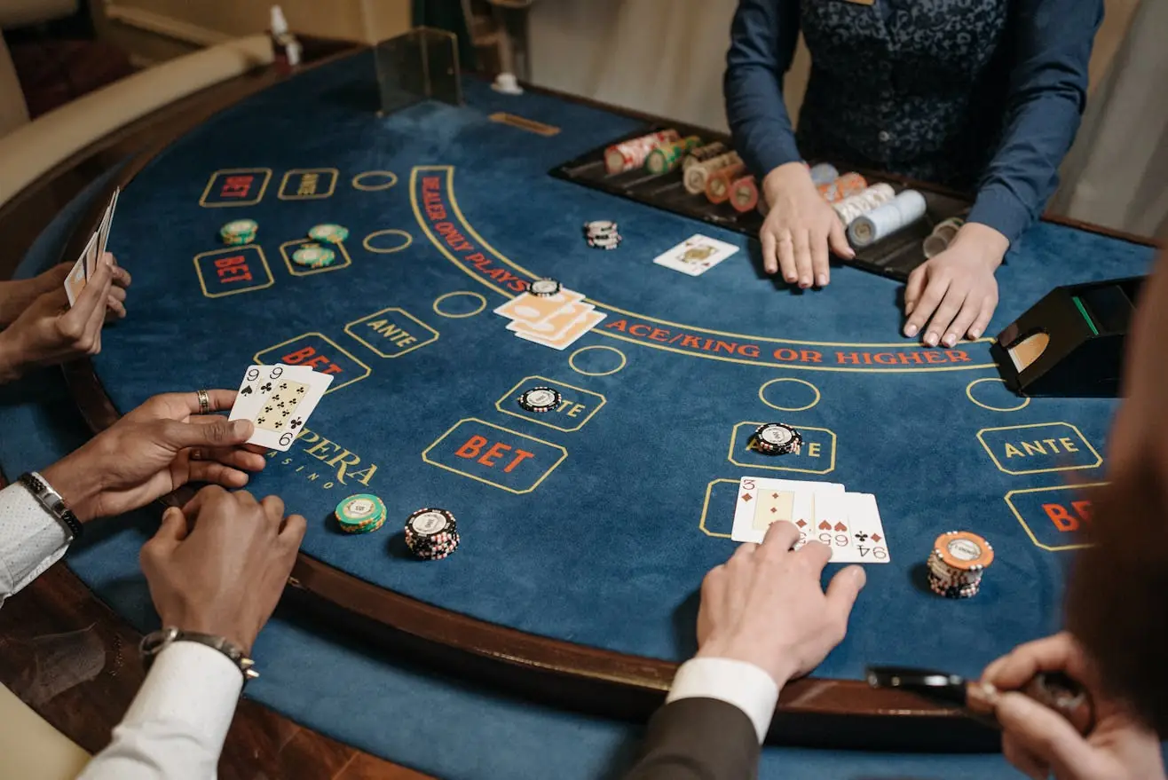 Blackjack: Análisis Técnico del Crupier
